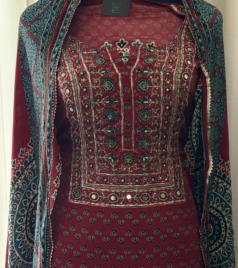 Elaborate Muslin Silk Embroidered Suit - Emerald Green