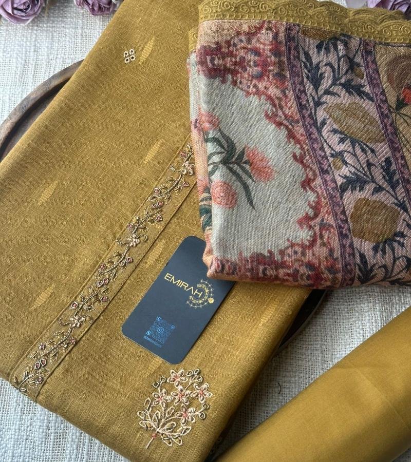 Earthy Linen Charm - Gold