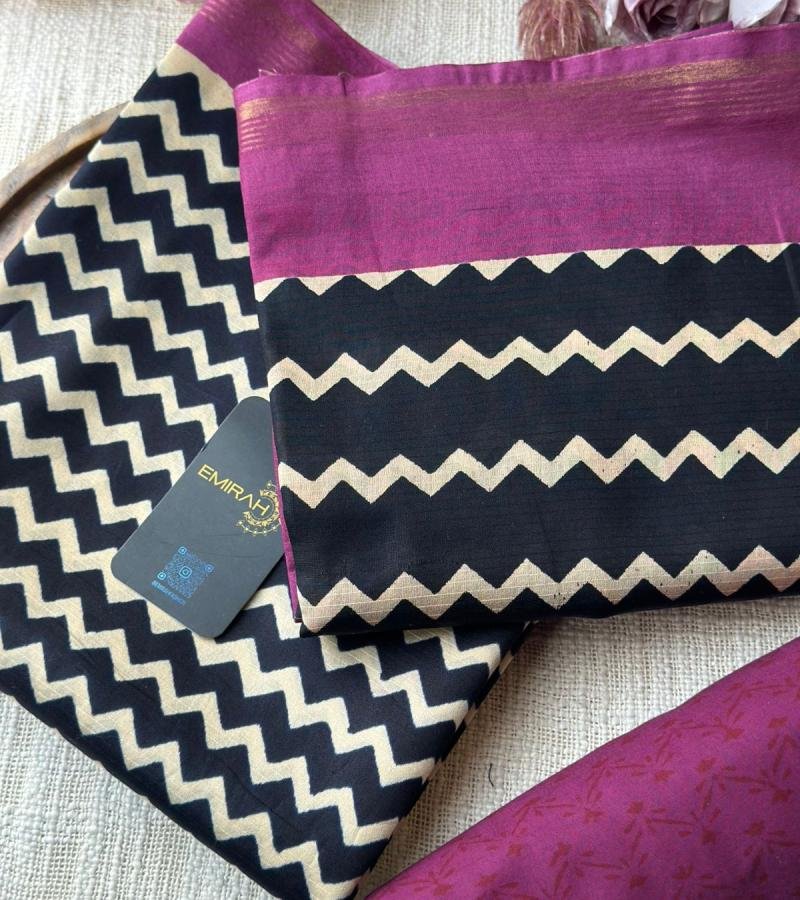 Bold Maheshwari Statement - Emerald Green