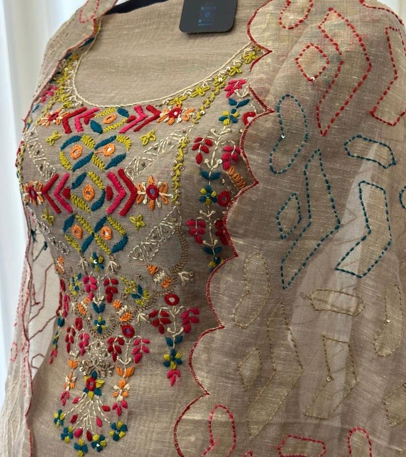 Festive Threads of Joy - Gold