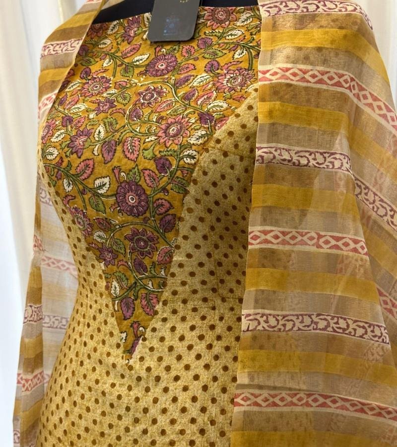 Elegant Floral Chanderi Suit Set - Rose Pink