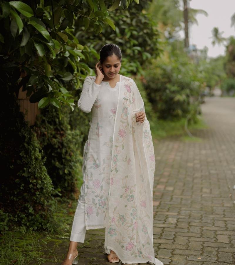 Effortless Grace in Hand-Painted Linen - Mixed Colors