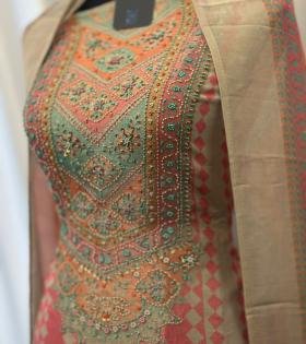 Pastel Festive Radiance - Gold