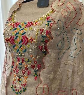 Festive Threads of Joy - Gold